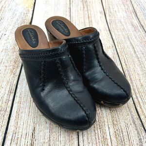 Clarks Artisan Women's Size 7.5 M Black Leather Studded Comfort Mules Heels